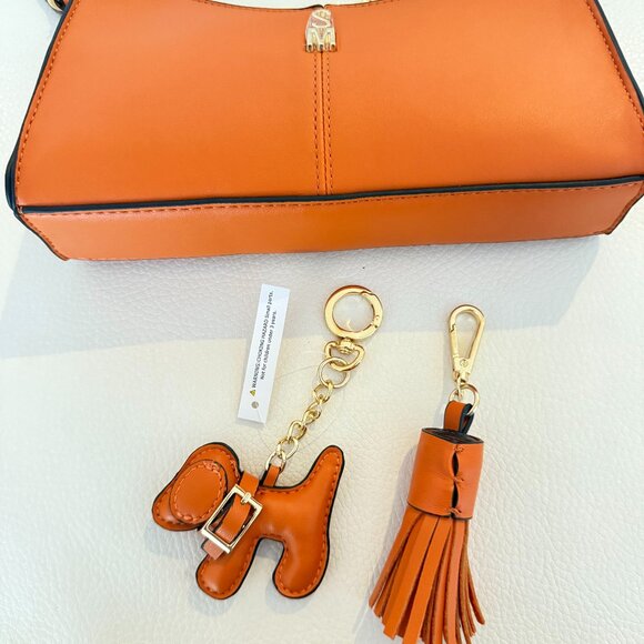 NWT STEVE MADDEN BMIKAL SHOULDER BAG PURSE ORANGE W TASSEL CHARM DOG KEYRING - Picture 7 of 7